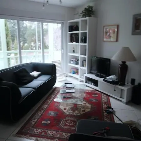 House Abatilles Quartier Arbore Trois Chambres Huit Personnes Casa de Férias *