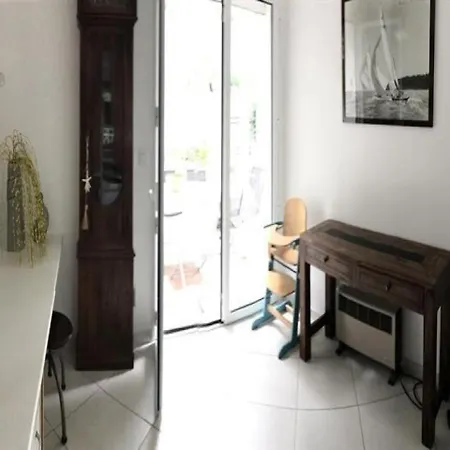 House Abatilles Quartier Arbore Trois Chambres Huit Personnes Casa de Férias *